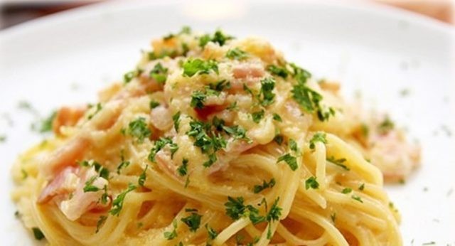 10-minutové česnekové špagety