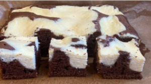 STRAKATÝ TVAROHOVÝ KOLÁČ